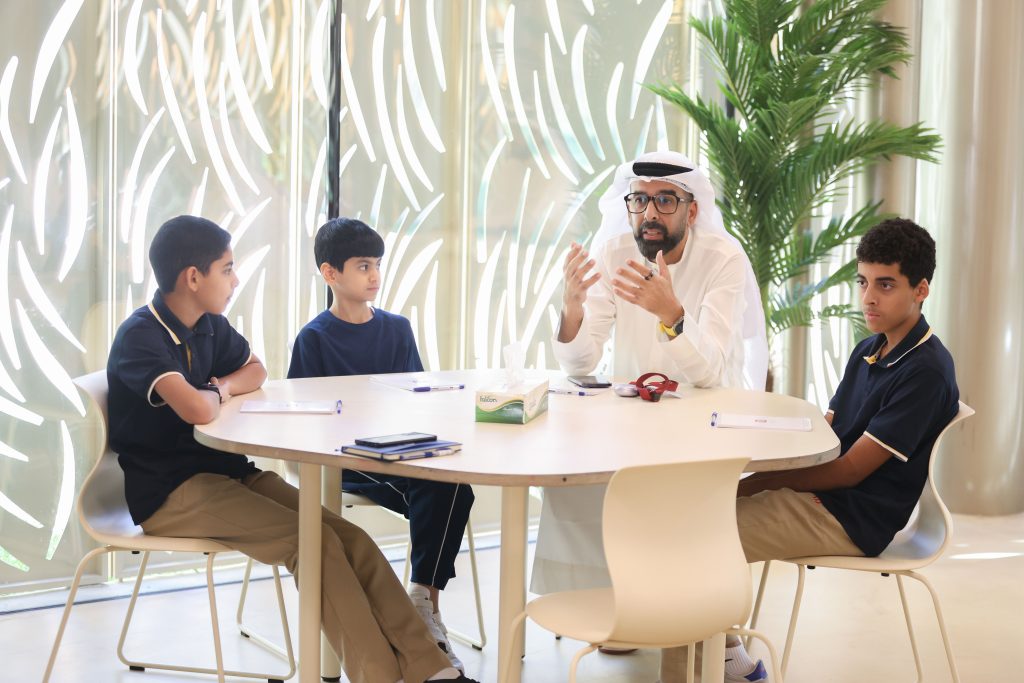 «برنامج دبي للطلبة المتميزين» يوفر 333 منحة دراسية للطلبة الإماراتيين للعام الدراسي المقبل