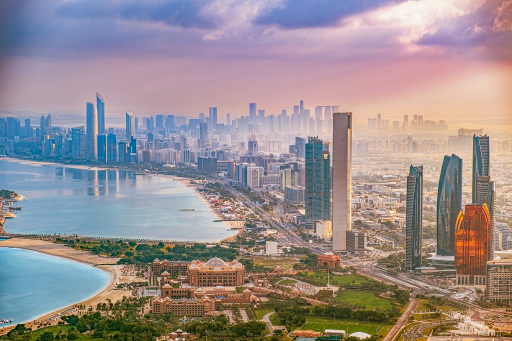 26.6 مليون زائر في أبوظبي عام 2025 وإيرادات الفنادق ترتفع بنسبة 19.5%