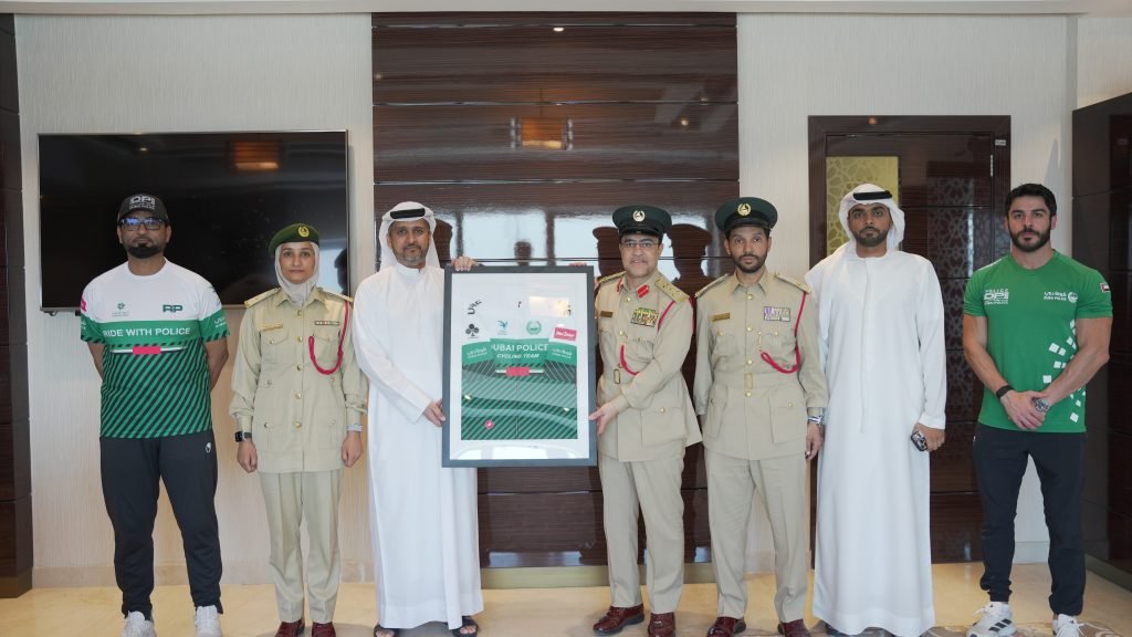 شرطة دبي واتحاد الدراجات يبحثان تعزيز التعاون الرياضي
