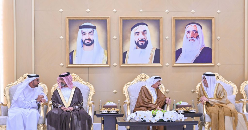 حاكم عجمان وولي عهده يواصلان استقبال المهنئين بعيد الأضحى المبارك
