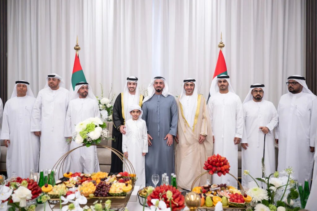 سيف بن زايد يحضر أفراح السويدي والملا