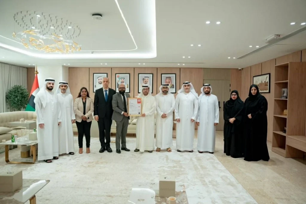 غرفة عجمان أول جهة محلية وغرفة إماراتية تنال «آيزو» التميز في الخدمات
