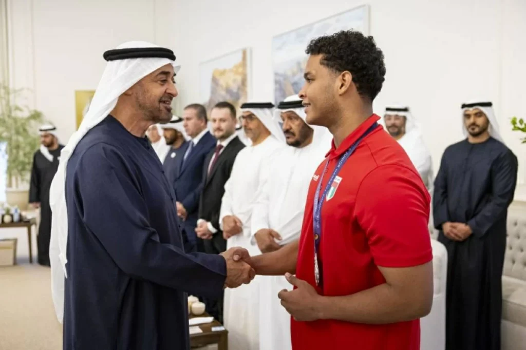 محمد بن زايد مهنئاً «شباب اليد»: تأهلكم إلى كأس العالم يبعث على الفخر