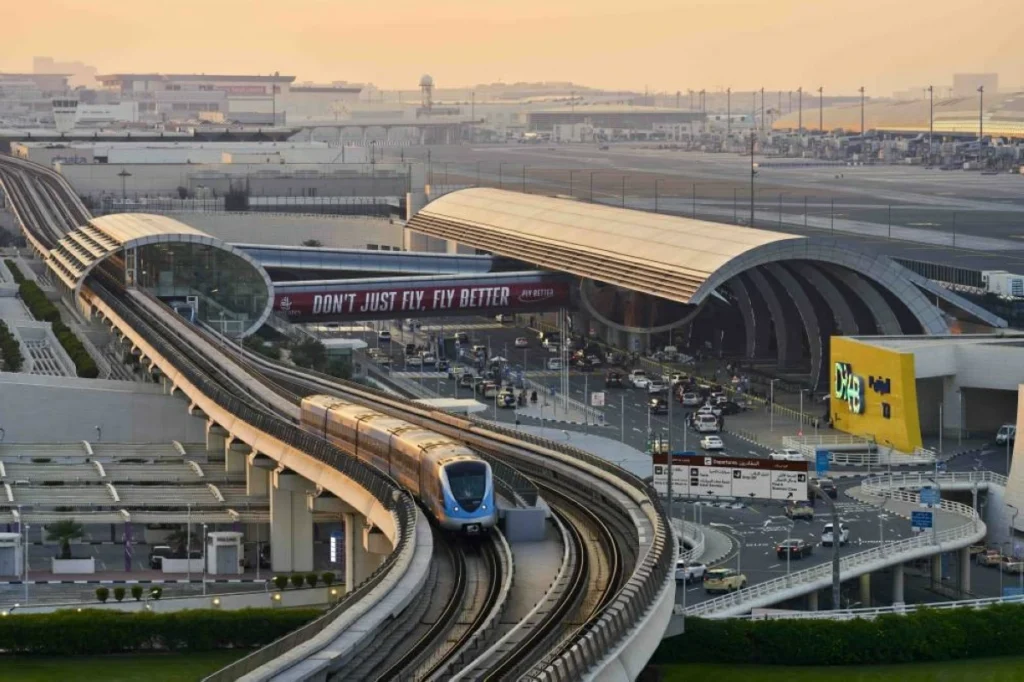 مطار دبي يتفوّق على 315 مطاراً.. الأول في الربط الجوي 2025