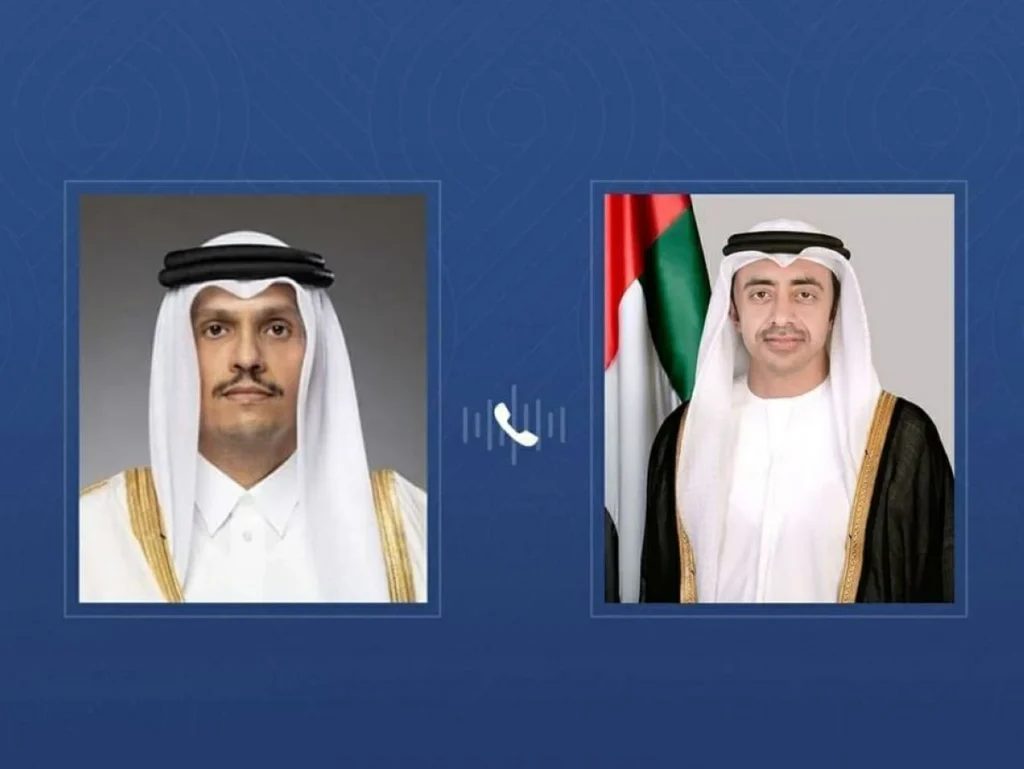 عبدالله بن زايد ووزير خارجية قطر يبحثان هاتفياً التطورات الإقليمية