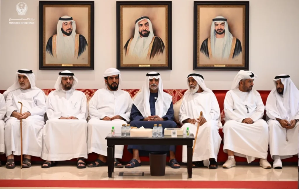 نهيان بن مبارك يعزي في شهيدي الوطن المنهالي والشامسي