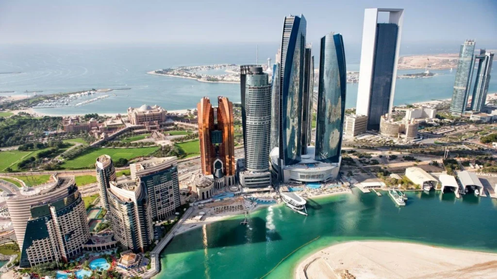 أبوظبي تتقدم عالمياً في استدامة وجهات السياحة 2026