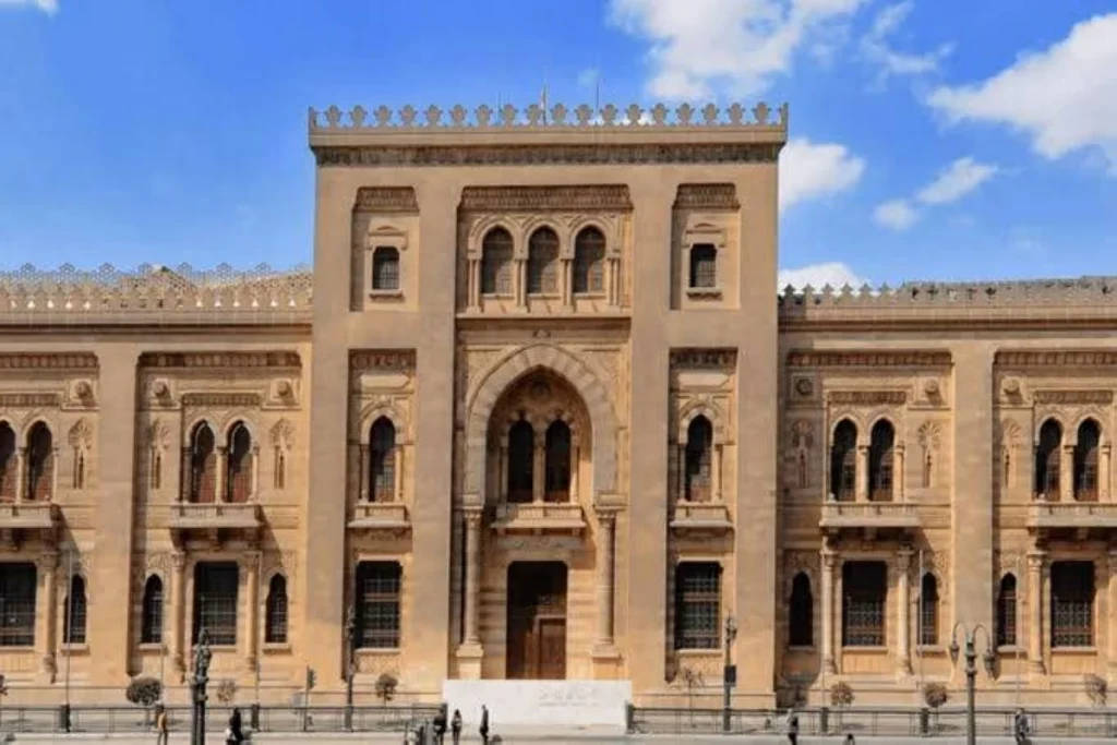 156 عاماً على افتتاح «الكتبخانة الخديوية» في القاهرة