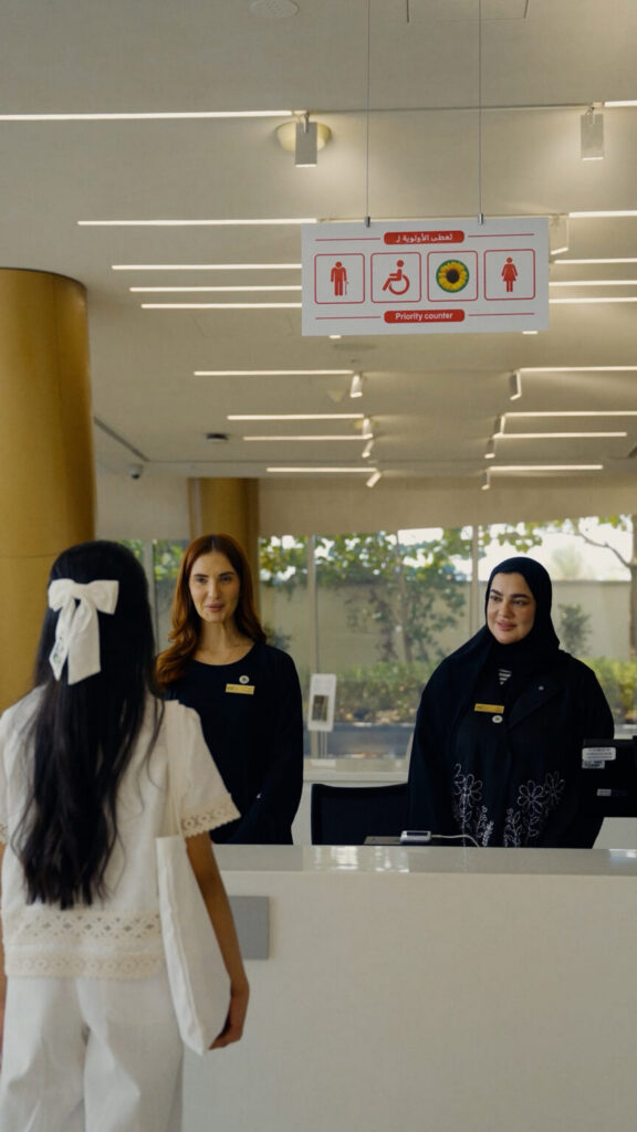 “دبي للثقافة” أول مؤسسة ثقافية تطبق برنامج “دوار الشمس للإعاقات غير المرئية” في دبي
