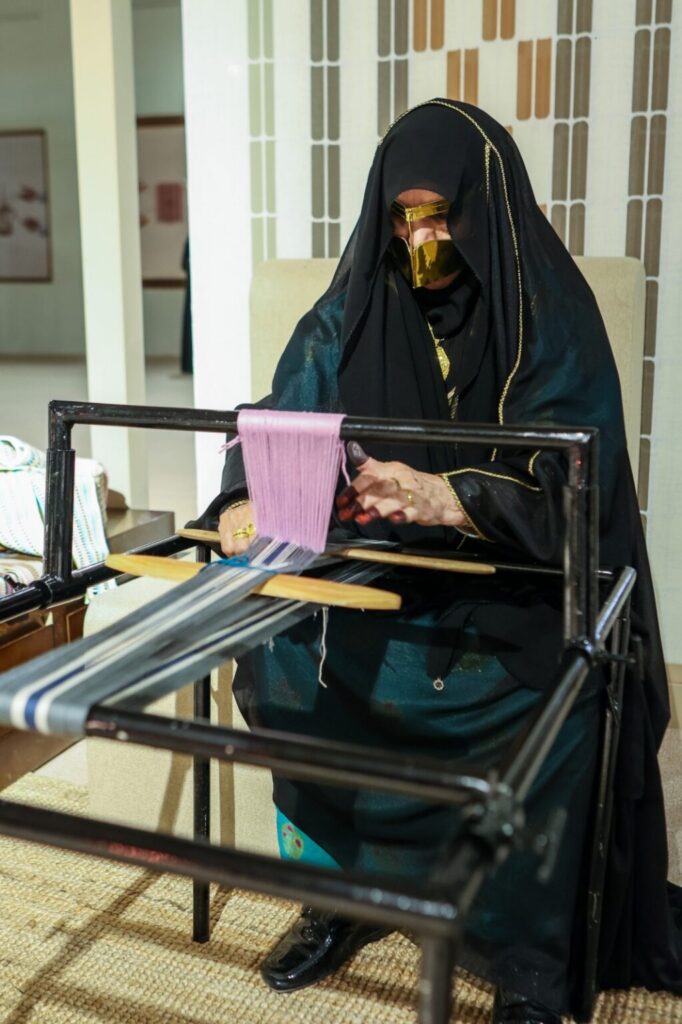 مهرجان الحرف والصناعات التقليدية في العين يجسد الالتزام بتمكين الحرفيين المحليين والأسر المنتجة