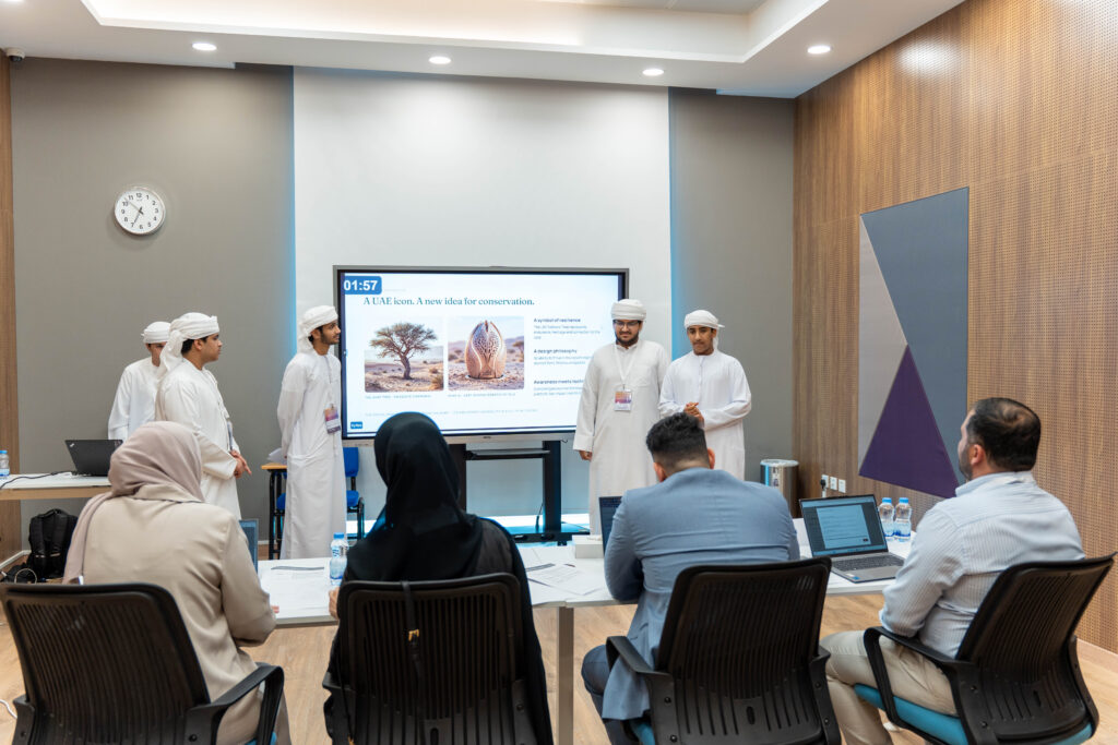 جامعة أم القيوين تختتم هاكاثون الإمارات 2026 لتعزيز الابتكار والتحول الرقمي